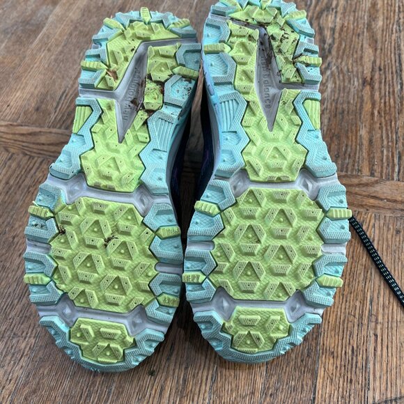 New Balance Running/Trail Shoes Like New - Picture 6 of 6